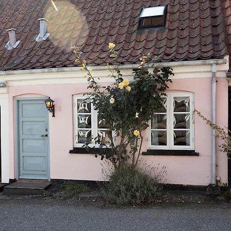 Villa Skont Fiskerhus. Taet Pa By, Havn Og Havet Marstal Esterno foto