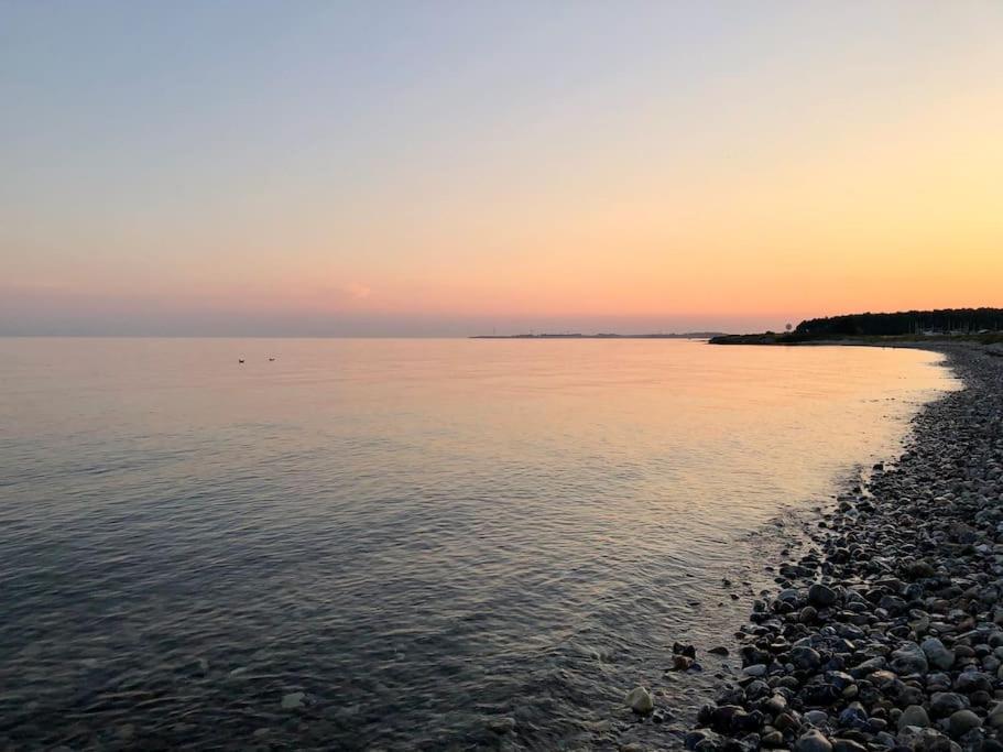 Villa Skont Fiskerhus. Taet Pa By, Havn Og Havet Marstal Esterno foto