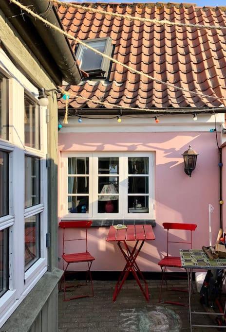 Villa Skont Fiskerhus. Taet Pa By, Havn Og Havet Marstal Esterno foto