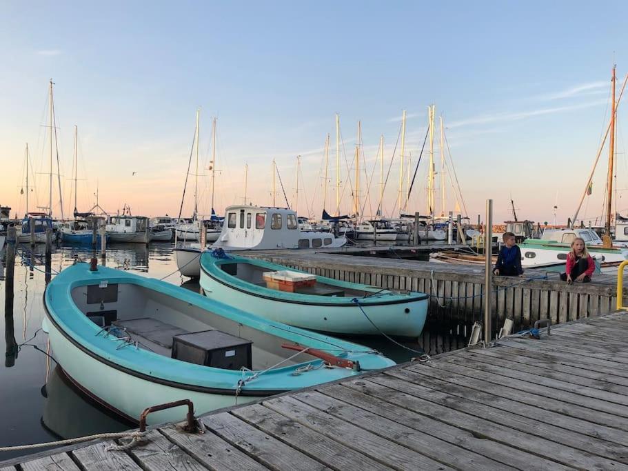 Villa Skont Fiskerhus. Taet Pa By, Havn Og Havet Marstal Esterno foto