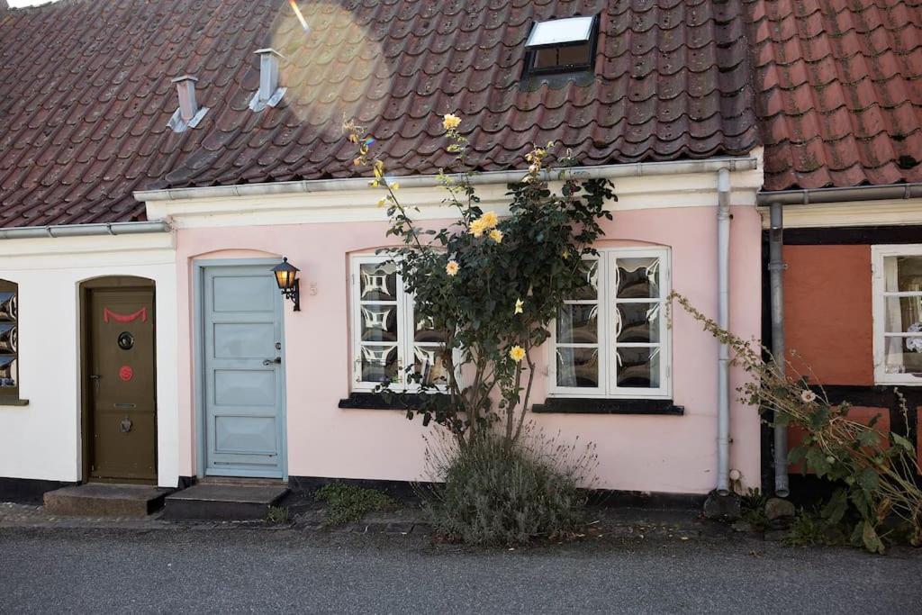 Villa Skont Fiskerhus. Taet Pa By, Havn Og Havet Marstal Esterno foto